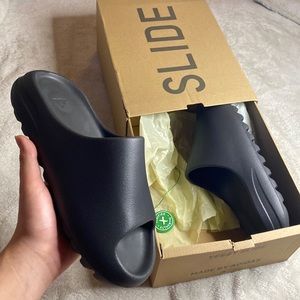 yeezy slide onyx